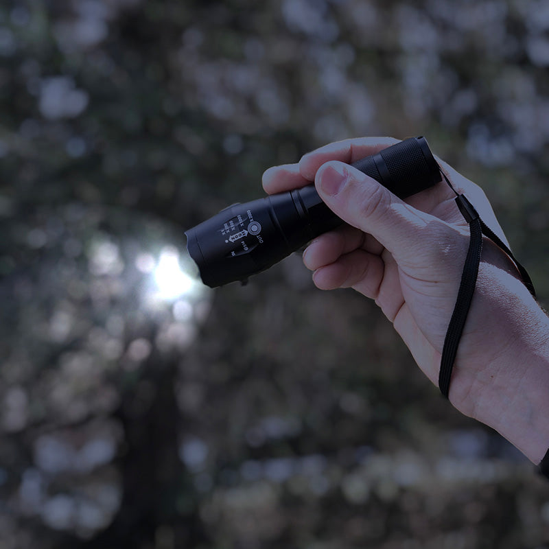 Stinger Tactical Security COB LED Flashlight With 5 Light Modes and Zoom Function 12 PC Display
